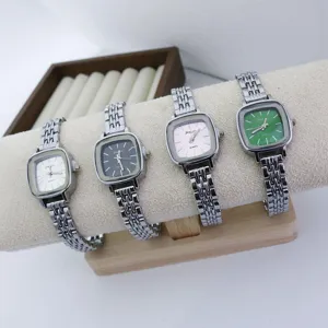 Petite montre femme cadran carre mode minimaliste quartz bracelet metal bijoux