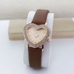 Reloj de mujer cuarzo strass corazón con correa de cuero marrón elegante reloj moda chic.