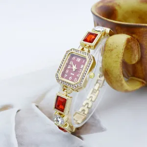 Damen Mode rechteckige Quarz Uhr mit rotem Zifferblatt Strass Kristall Luxus Armband.