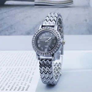 Women rhinestone quartz watch fashion elegant silver bracelet wrist watch for daily wear