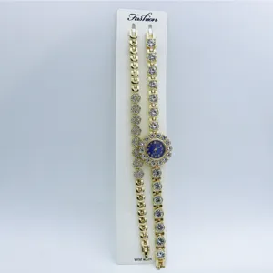 Ensemble Montre Et Bracelet Quartz Strass Doré Élégant Montre De Mode Femme Vue Détail
