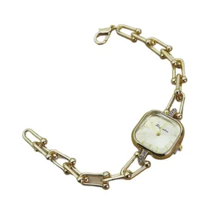 Damen Goldfarbene U-Link Quarzuhr quadratisches Zifferblatt modische elegante Armbanduhr