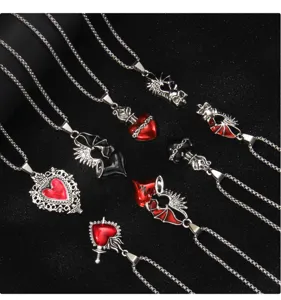Collier en acier inoxydable cœur huile goutte gothique sombre rétro ailes de chauve-souris.