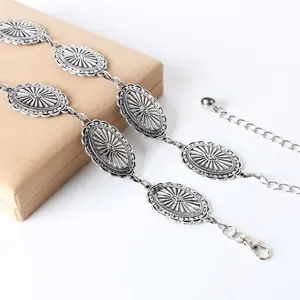 Cadena de cintura de metal plateado vintage para mujer, elegante cinturón con dijes de óvalo.