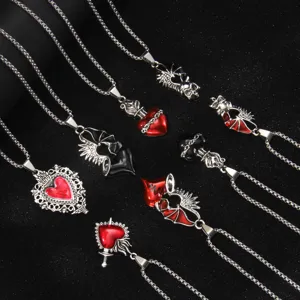 Collier en Acier Inoxydable Cœur Goutte d'Huile Gothique Pendentif Crâne Aile de Chauve-souris Rétro Bijoux Punk Unisexe