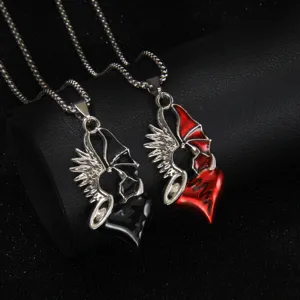 Collier en acier inoxydable cœur goutte d'huile sombre gothique avec ailes de chauve-souris.