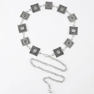Chaîne de taille en métal argenté rétro bohème plaque carrée sculptée ceinture pour femme.