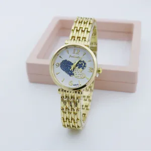 Goldene Damen Quarzuhr mit weißem Glitzerherz Zifferblatt und Metallkettenarmband Modeschmuck