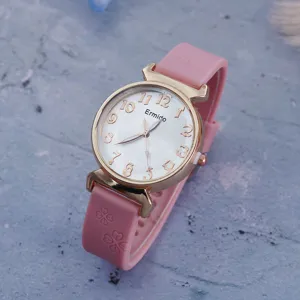 Fashion Women Quartz Watch Silicone Strap Clover Embossed Analog Dial Rose Gold Case Casual Ladies Wrist Watch For Students