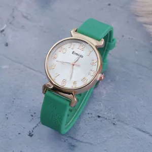 Women silicone quartz watch casual fashion simple compact digital dial wristwatch for daily