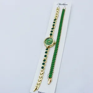 Modieuze groene quartz horloge en prachtige fonkelende kristallen armband set voor dames.