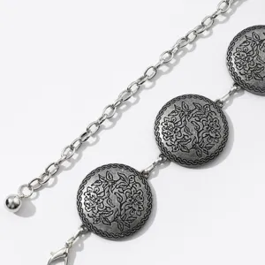 Chaine de taille en metal argente retro avec medaillons floraux graves pour robe de femme