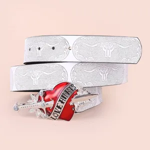 Vintage witte PU lederen riem met rode hart dolk metalen gesp en stierenkop embossing mode