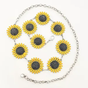 Cadena de cintura de metal para mujer estilo bohemio con dijes de girasol amarillo.