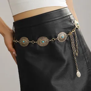 Chaîne de taille en métal bohème vintage, détail de ceinture concho style western.