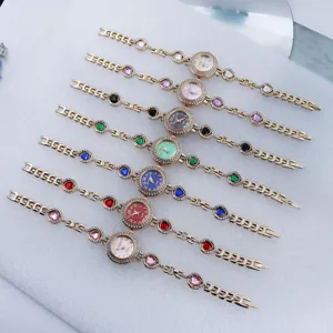 Dames quartz horloge met sprankelend kristallen hart armband ontwerp, elegante mode.
