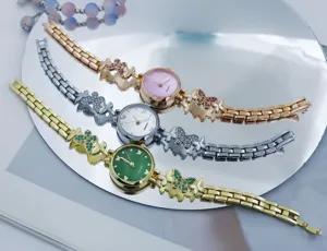 2025 nieuwe grensoverschrijdende dames vlinder strass armband horloge erg modieus