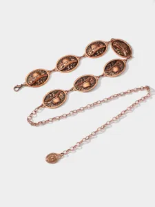 Vue détail chaîne de taille en métal chapeau de cowboy cuivre rétro, ceinture alliage.