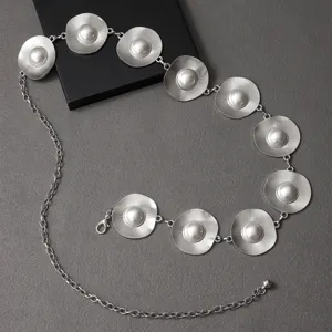Mode Vrouwen Metalen Cirkel Taille Ketting Kunstparel Decoratieve Ketting Riem Voor Jurken Pakken Denim Broeken Sieraden Cadeau
