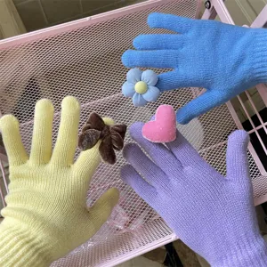 Bunte Strick Touchscreen Handschuhe mit niedlichen 3D Anhängern warme Winterhandschuhe
