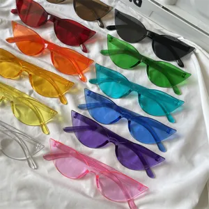 Lebendige Bonbon-Gelee-Farbe Y2K futuristische Cat-Eye Sonnenbrille für Party und Mode.