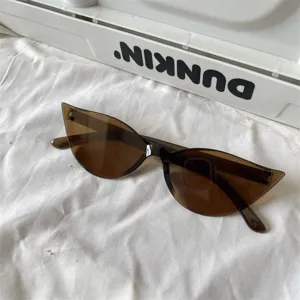 Braune transparente Jelly Cat-Eye Sonnenbrille, trendige Y2K futuristische Punk Brille.