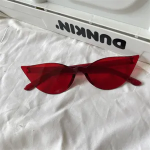 Rote Katzenaugen Sonnenbrille Geleefarbe transparent Y2K futuristische Punk Party Brille