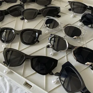 Modische Sonnenbrille mit Perlenanhänger für Damen und Herren Trendige Cat-Eye Brille UV-Schutz.
