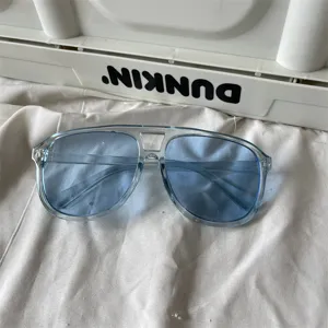 Transparente hellblaue Piloten Sonnenbrille fuer Damen Sommer Mode Streetstyle UV Schutz