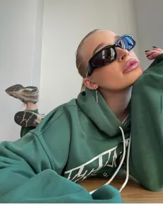 Futuristische Monoscheibe Sonnenbrille UV Schutz Industrie Design Trend Sonnenbrille
