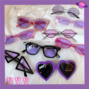 Modisch Trendy Persönlichkeit Lila Sonnenbrille Damen Anti UV Süß Herz Lippe Dreieck Stern Katzenauge Party Sonnenbrille
