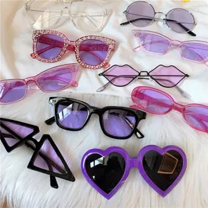 Violette Punk Retro Sonnenbrille Set, Katzenauge Herz Dreieck stilvolle Brille Damen.