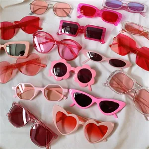 Modische rosa Sonnenbrillen Set, trendige Herzen Katzenaugen und runde Formen fur Damen party.