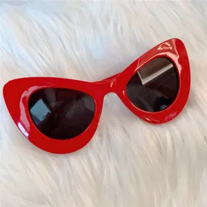 Rote Retro Katzenaugen Sonnenbrille für Damen trendige Vintage Brille Party Brillen rot