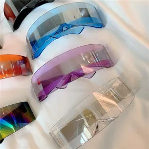 Futuristische Cyberpunk Schild Sonnenbrille Detailansicht, stylische einteilige Visierbrille.