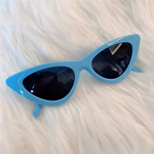 Modische hellblaue Katzenaugen Sonnenbrille für Damen, Retro Trend Sonnenbrille mit Schutz.