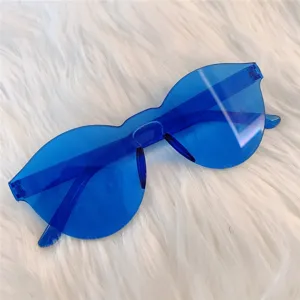 Blaue transparente einteilige Cat-Eye-Sonnenbrille modische trendige Brille für den Alltag.