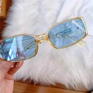 Retro kleine Sonnenbrille fuer Damen und Herren, vintage blaue Linsen stylische Brille Alltag.