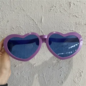 Uebergroesse lila Herz Sonnenbrille fuer Party, lustige Kostuem Brille, suesse Selfie Requisite.