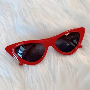 Rote Retro Katzenauge Sonnenbrille kleiner Rahmen schick stylisch modische Brille
