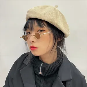 Kleine Herz Sonnenbrille für Damen, trendige Retro Metallrahmen Sonnenbrille Mode.