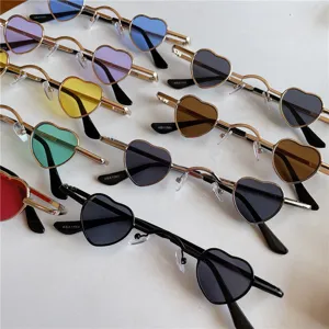 Kleine Herz Sonnenbrille Damen Retro Metallrahmen winzige herzförmige Sonnenbrillen Streetstyle chic.