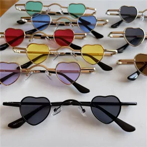 Kleine herzförmige Sonnenbrille für Damen Retro Metallrahmen niedliche Sonnenbrillen trendig
