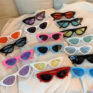 Modische Retro Katzenaugen Sonnenbrille für Damen, bunte Gläser Dreieck Sonnenbrille.