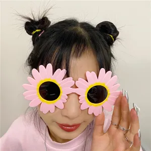 Fun pink daisy flower sunglasses novelty party photo props cute playful summer eyewear item