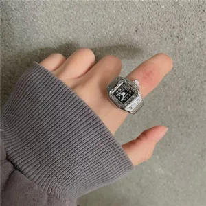 Retro silberner quadratischer Uhrenring, einzigartiger Y2K Punk Fingerschmuck Alltag.
