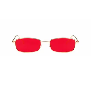 Retro schmale quadratische Sonnenbrille mit Goldmetallrahmen und roten Gläsern chic.