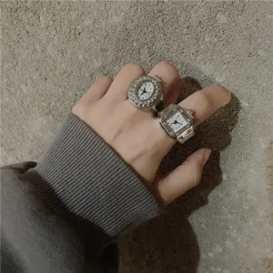 Vintage Quarz Uhrenring Set, retro Mode Fingeruhr Schmuck für Damen und Herren im Ins Stil.