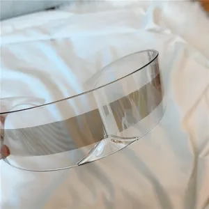 Futuristische Cyberpunk Schild Sonnenbrille Nahaufnahme, transparentes Visier Brillen Design.