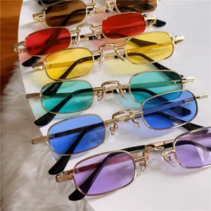 Retro kleine quadratische Metallsonnenbrille mit bunten Gläsern für Damen und Herren.